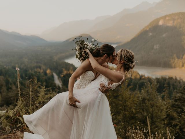 Skylar and Taylor&apos;s wedding in Hope, British Columbia 20