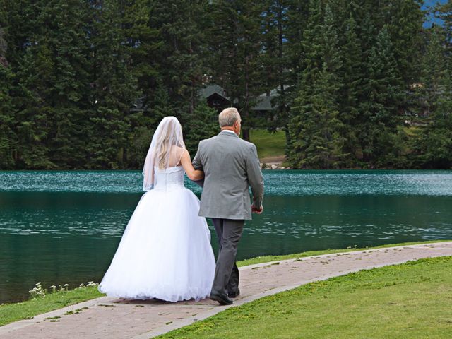 Brett and Meghan&apos;s wedding in Jasper, Alberta 19