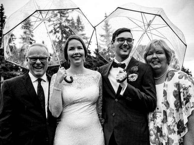 Deirdre and David&apos;s wedding in Winnipeg, Manitoba 21