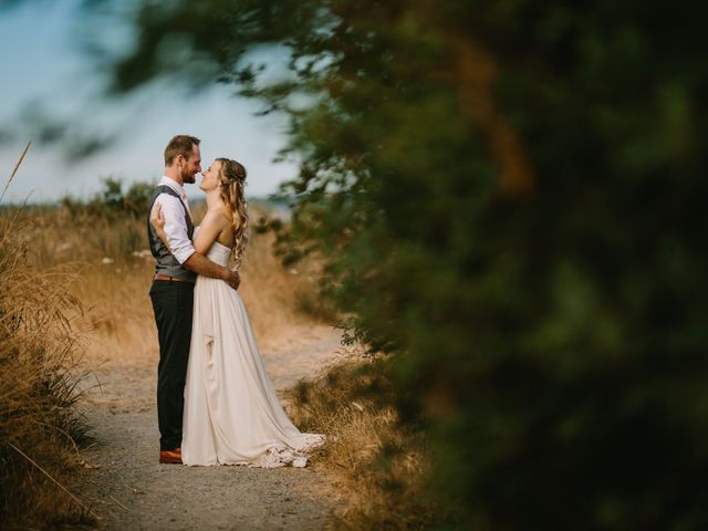 Jeremy and Hannah&apos;s wedding in Victoria, British Columbia 73