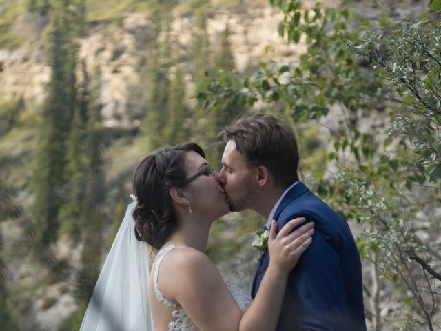 Brad and Lindsay&apos;s wedding in Calgary, Alberta 11