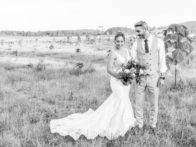 Aureline and Audrey&apos;s wedding in Nanaimo, British Columbia 23