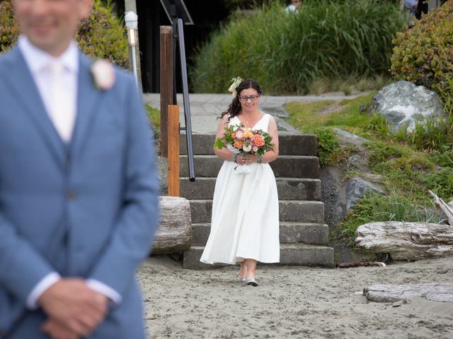 Jessica and Jean-Pierre&apos;s wedding in Tofino, British Columbia 24
