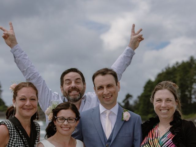 Jessica and Jean-Pierre&apos;s wedding in Tofino, British Columbia 44