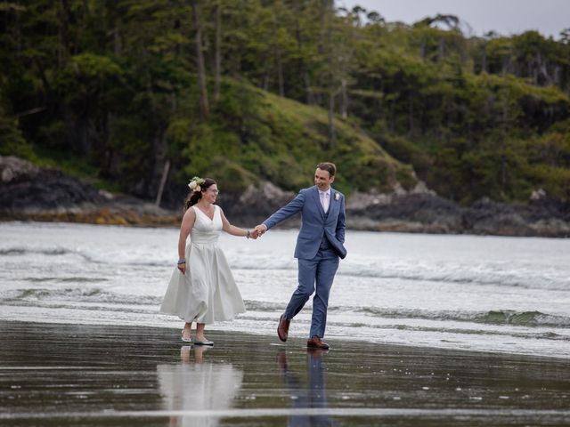 Jessica and Jean-Pierre&apos;s wedding in Tofino, British Columbia 47