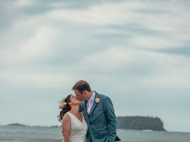 Jessica and Jean-Pierre&apos;s wedding in Tofino, British Columbia 51