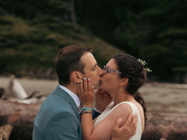 Jessica and Jean-Pierre&apos;s wedding in Tofino, British Columbia 60