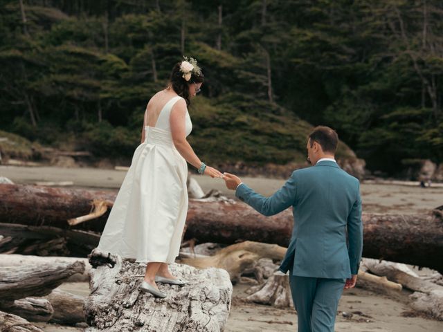 Jessica and Jean-Pierre&apos;s wedding in Tofino, British Columbia 61