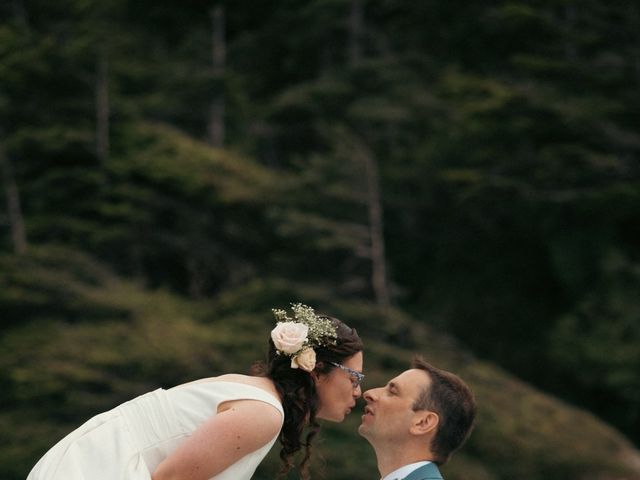 Jessica and Jean-Pierre&apos;s wedding in Tofino, British Columbia 62