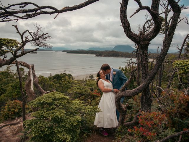 Jessica and Jean-Pierre&apos;s wedding in Tofino, British Columbia 63