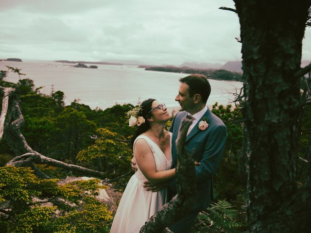 Jessica and Jean-Pierre&apos;s wedding in Tofino, British Columbia 65