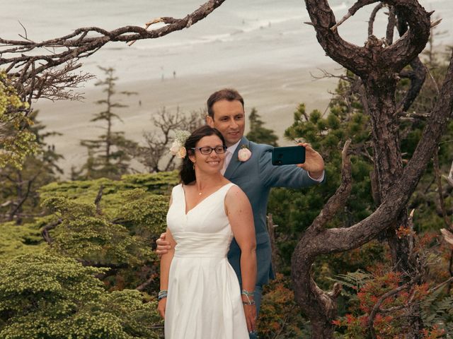 Jessica and Jean-Pierre&apos;s wedding in Tofino, British Columbia 66