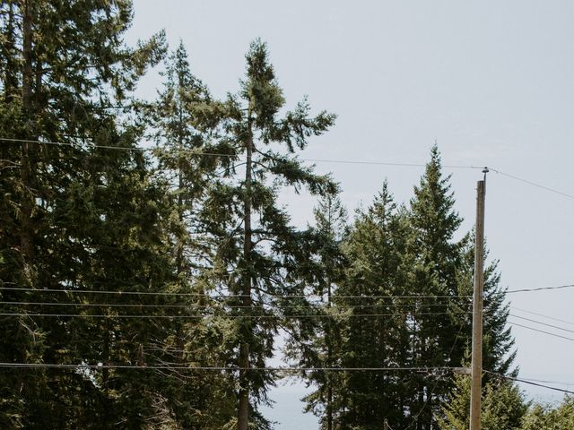 Anthony and Hannah's wedding in Halfmoon Bay, British Columbia 3