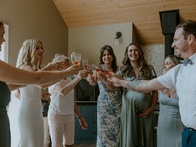 Anthony and Hannah's wedding in Halfmoon Bay, British Columbia 10