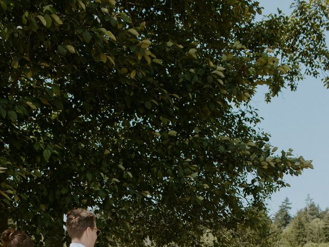 Anthony and Hannah's wedding in Halfmoon Bay, British Columbia 23