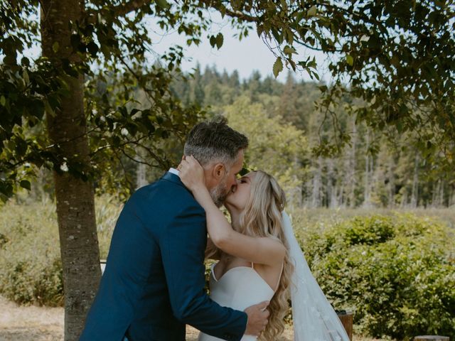 Anthony and Hannah's wedding in Halfmoon Bay, British Columbia 26