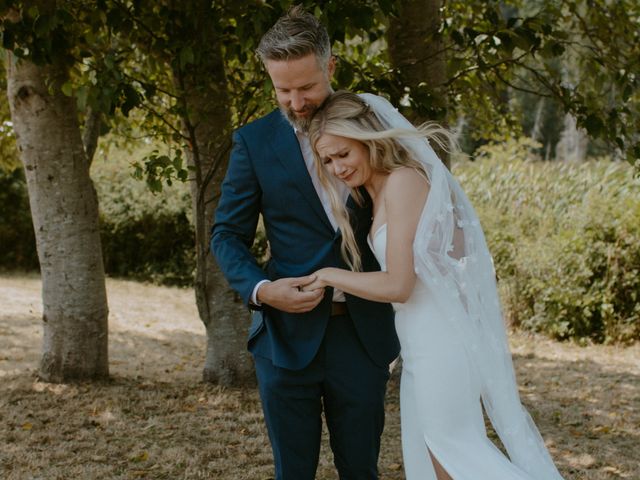 Anthony and Hannah's wedding in Halfmoon Bay, British Columbia 28