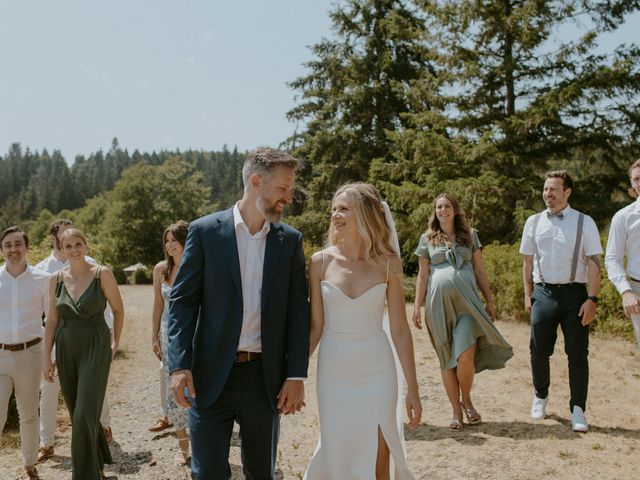 Anthony and Hannah's wedding in Halfmoon Bay, British Columbia 34