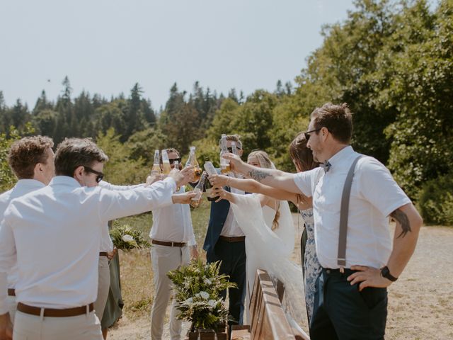 Anthony and Hannah's wedding in Halfmoon Bay, British Columbia 38