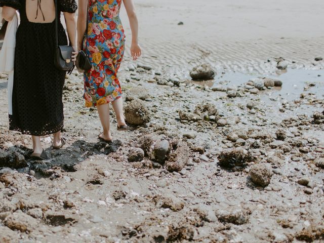 Anthony and Hannah's wedding in Halfmoon Bay, British Columbia 44