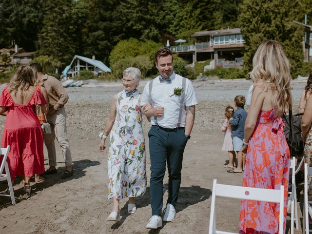 Anthony and Hannah's wedding in Halfmoon Bay, British Columbia 46
