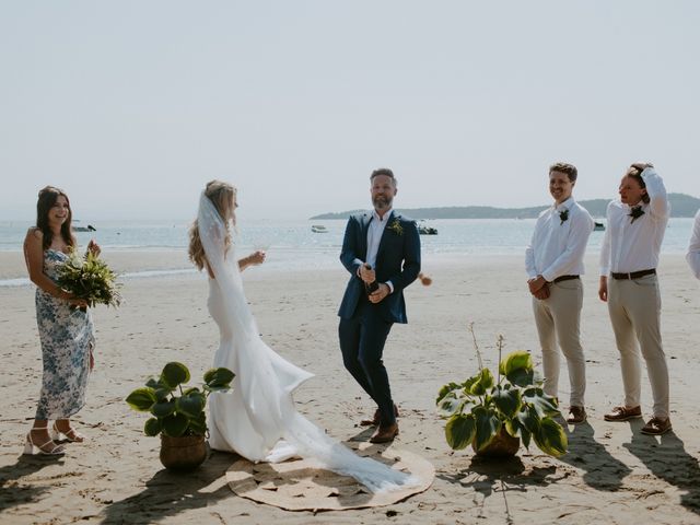 Anthony and Hannah's wedding in Halfmoon Bay, British Columbia 60