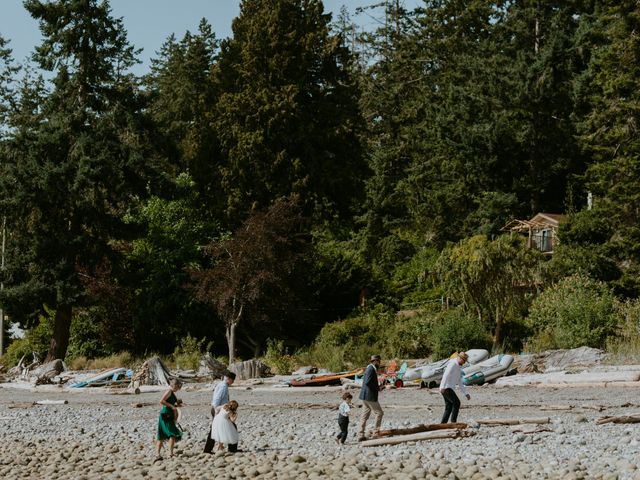 Anthony and Hannah's wedding in Halfmoon Bay, British Columbia 70