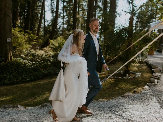 Anthony and Hannah's wedding in Halfmoon Bay, British Columbia 75