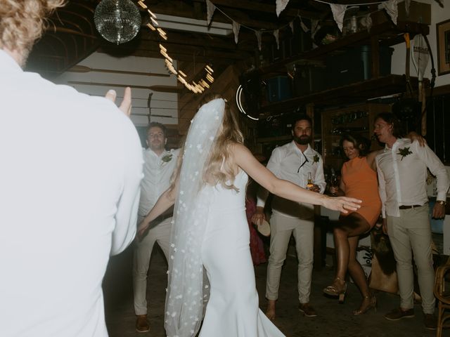 Anthony and Hannah's wedding in Halfmoon Bay, British Columbia 107
