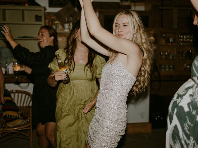Anthony and Hannah's wedding in Halfmoon Bay, British Columbia 111