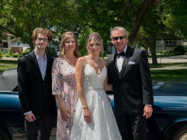 Jenna and Tim&apos;s wedding in Winnipeg, Manitoba 23