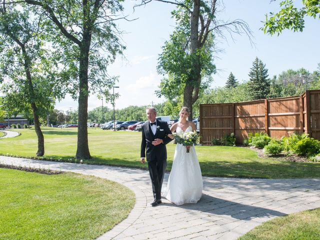 Jenna and Tim&apos;s wedding in Winnipeg, Manitoba 45