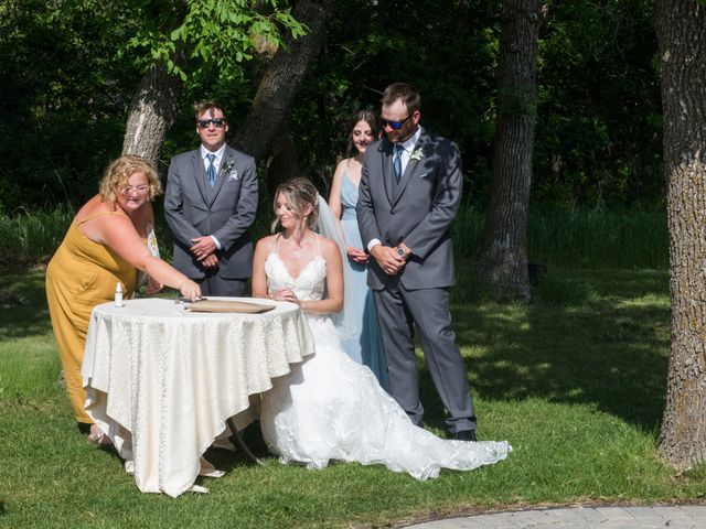 Jenna and Tim&apos;s wedding in Winnipeg, Manitoba 59