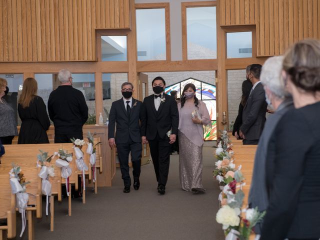 Victoria and Paolo&apos;s wedding in Winnipeg, Manitoba 38