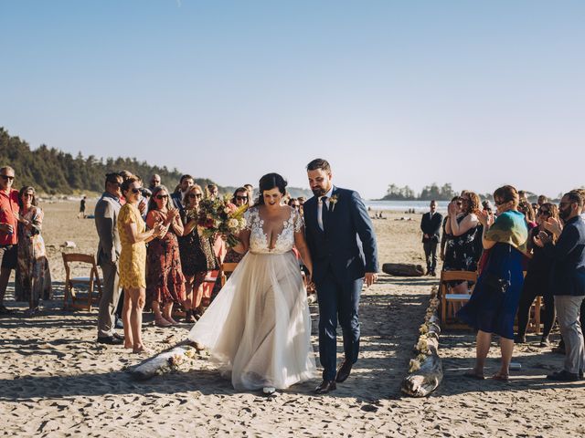 Ceileigh and Cole&apos;s wedding in Tofino, British Columbia 1