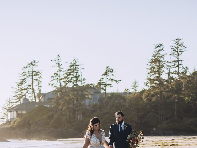 Ceileigh and Cole&apos;s wedding in Tofino, British Columbia 27