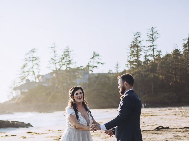 Ceileigh and Cole&apos;s wedding in Tofino, British Columbia 28