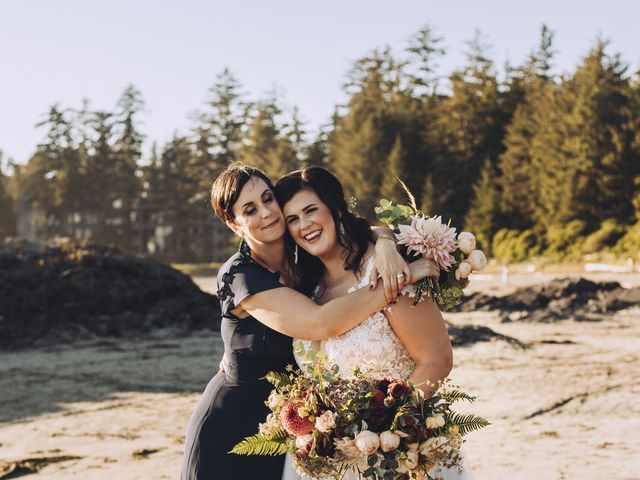 Ceileigh and Cole&apos;s wedding in Tofino, British Columbia 29