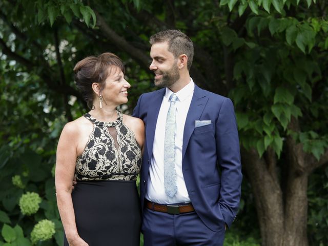 Brian and Rachel&apos;s wedding in Notre-Dame-de-l&apos;Ile-Perrot, Quebec 13