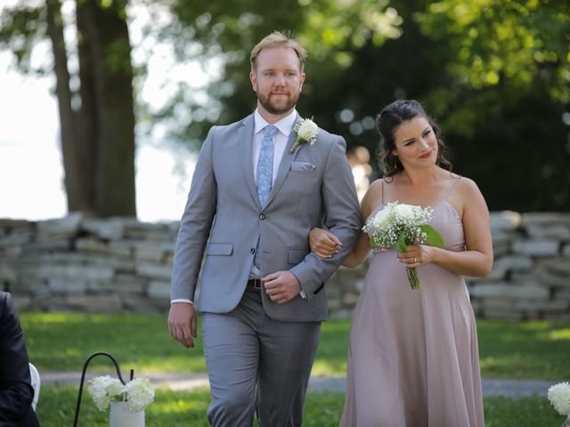 Brian and Rachel&apos;s wedding in Notre-Dame-de-l&apos;Ile-Perrot, Quebec 34