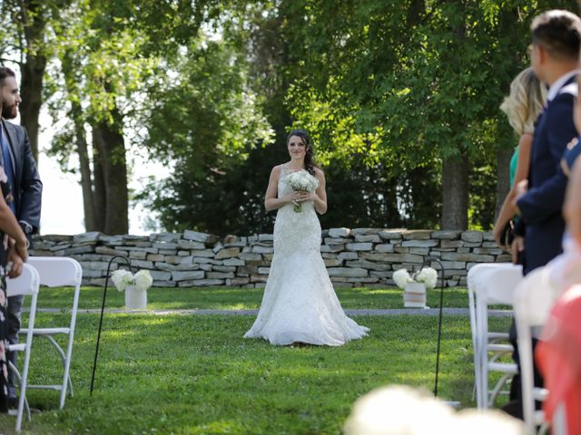 Brian and Rachel&apos;s wedding in Notre-Dame-de-l&apos;Ile-Perrot, Quebec 35