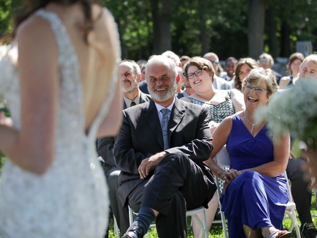 Brian and Rachel&apos;s wedding in Notre-Dame-de-l&apos;Ile-Perrot, Quebec 40