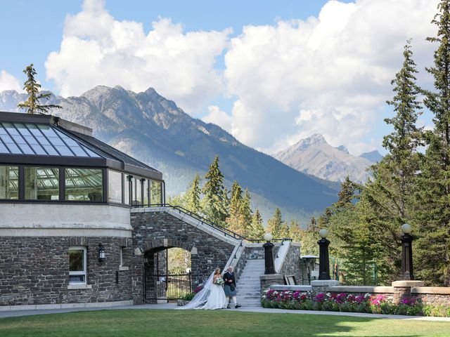 Alisa and Kevin&apos;s wedding in Banff, Alberta 32