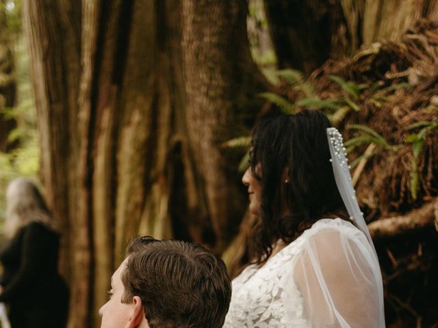 Jordan and Alma&apos;s wedding in Tofino, British Columbia 45