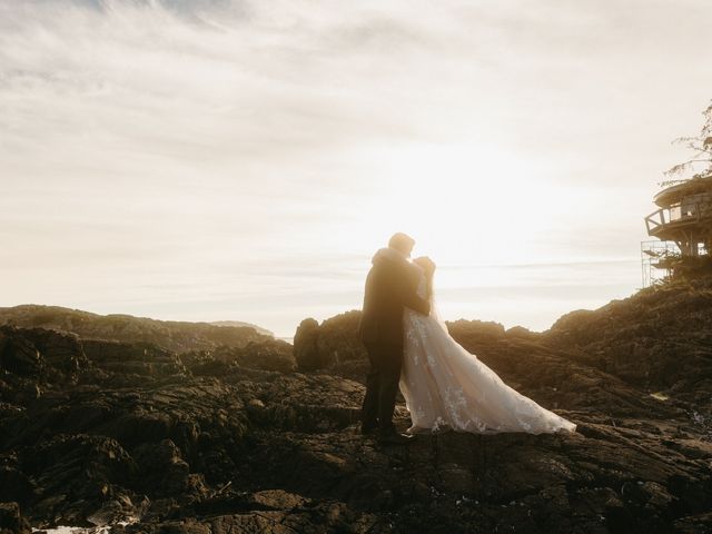 Jordan and Alma&apos;s wedding in Tofino, British Columbia 66