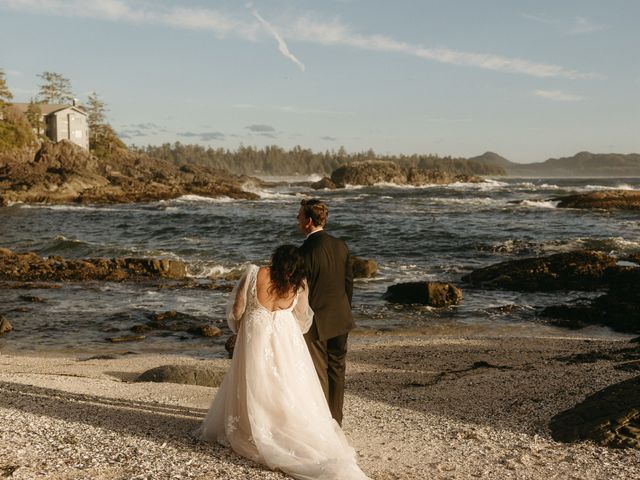 Jordan and Alma&apos;s wedding in Tofino, British Columbia 74