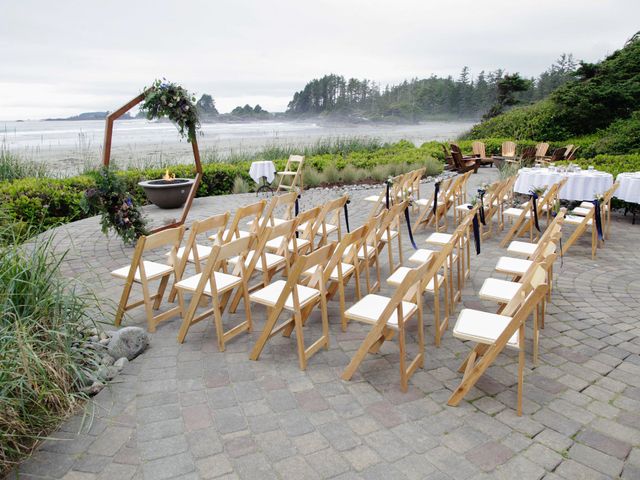 Daniel and Lisa&apos;s wedding in Tofino, British Columbia 5