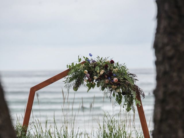 Daniel and Lisa&apos;s wedding in Tofino, British Columbia 5