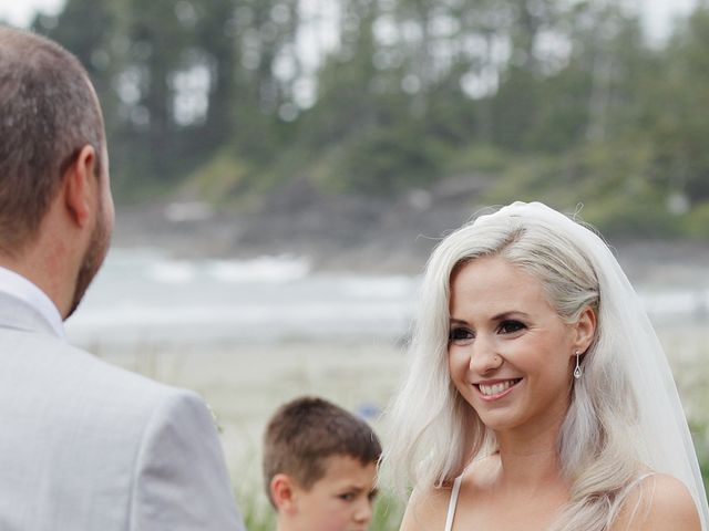 Daniel and Lisa&apos;s wedding in Tofino, British Columbia 24