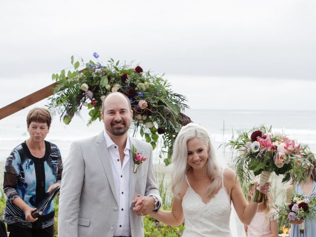 Daniel and Lisa&apos;s wedding in Tofino, British Columbia 33